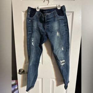 Women’s Gap Maternity Under Belly Distressed Cropped Jeans, 30R